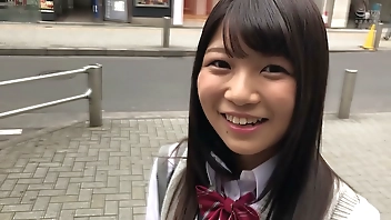 都内某有名校に通う制服女子セフレとハメ撮り  黒髪ロングの清楚系美女。カメラを回しながらのセックスでいつもより興奮。性に貪欲で積極的にご奉仕ししちゃいますｗ　https://bit.ly/33GR5y1