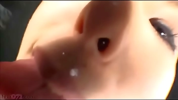 横山夏希のアクリル板舐め回しバーチャルキス