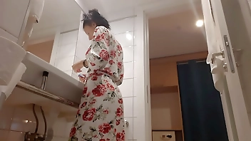 Finger Fucking My Girlfriend While She Brushes Her Teeth - Lesbian Illusion Girls