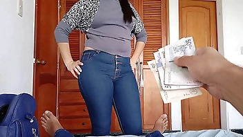 I offer her money to fuck her before she goes out with her friends, she sucks my dick very well and I give her everything I have, they almost discover us