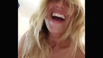 The Best Real Female Amateur Orgasms with Beautiful Agony and Eye Contact are those obtained by Betraying! Your boyfriend doesn't give the same!