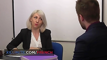 Blonde cougar wants it in the ass