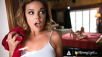 MOMMYSGIRL Busty Voyeur Alexis Fawx Makes Stepdaughter Dillion Harper Squirt And Swallows All